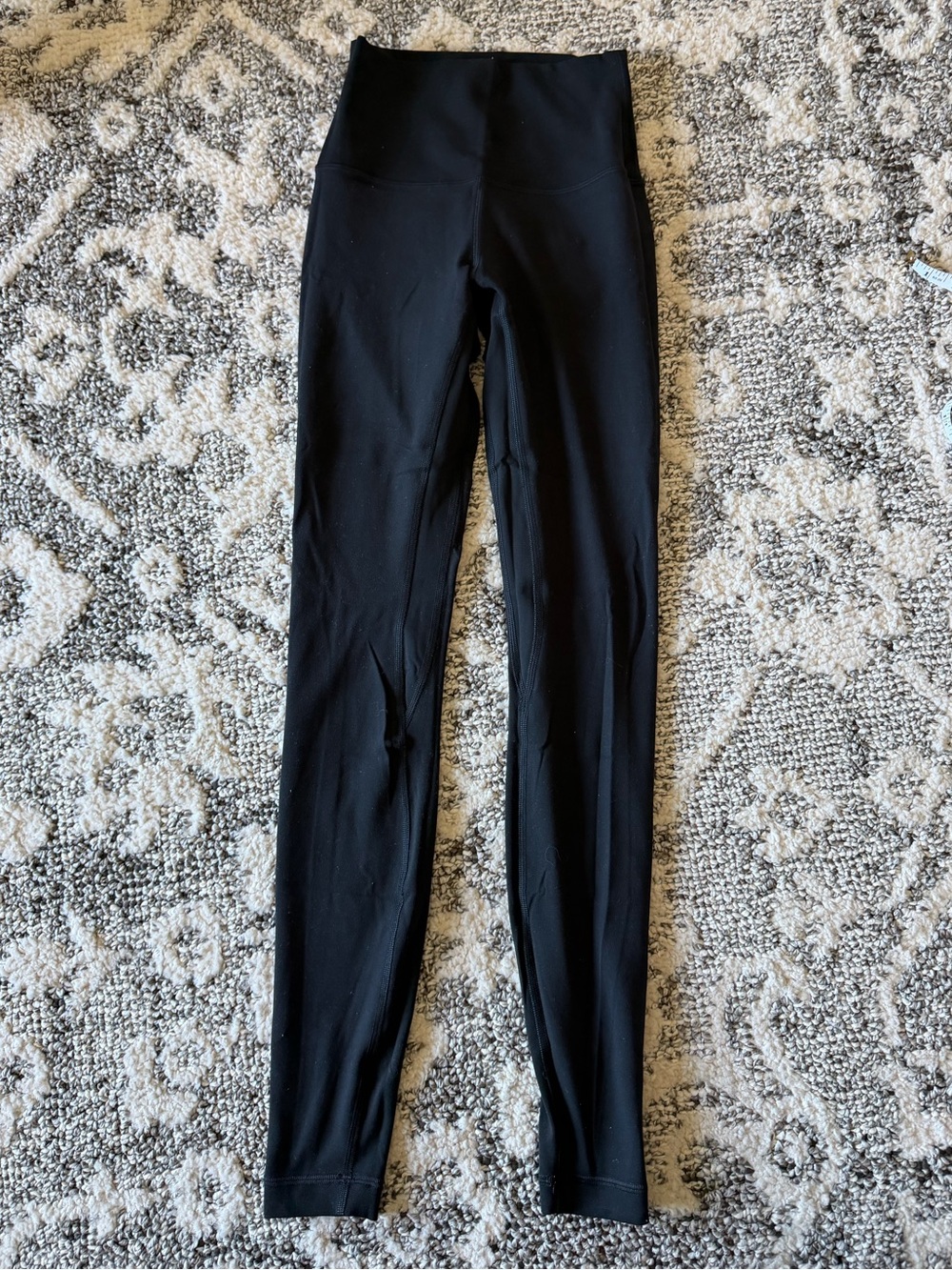 Black - size 2 Aligns (Lululemon Like New)